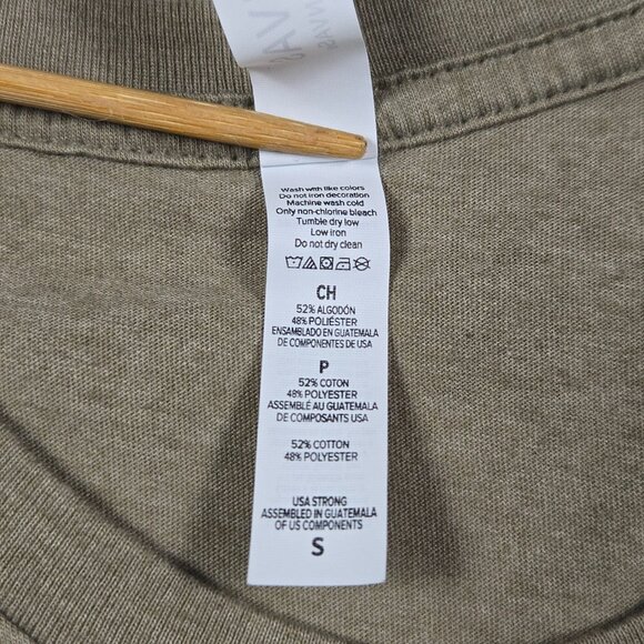 Canvas Griswold Christmas Tree Farm Holiday Graphic Tee Women’s Small - Picture 6 of 9